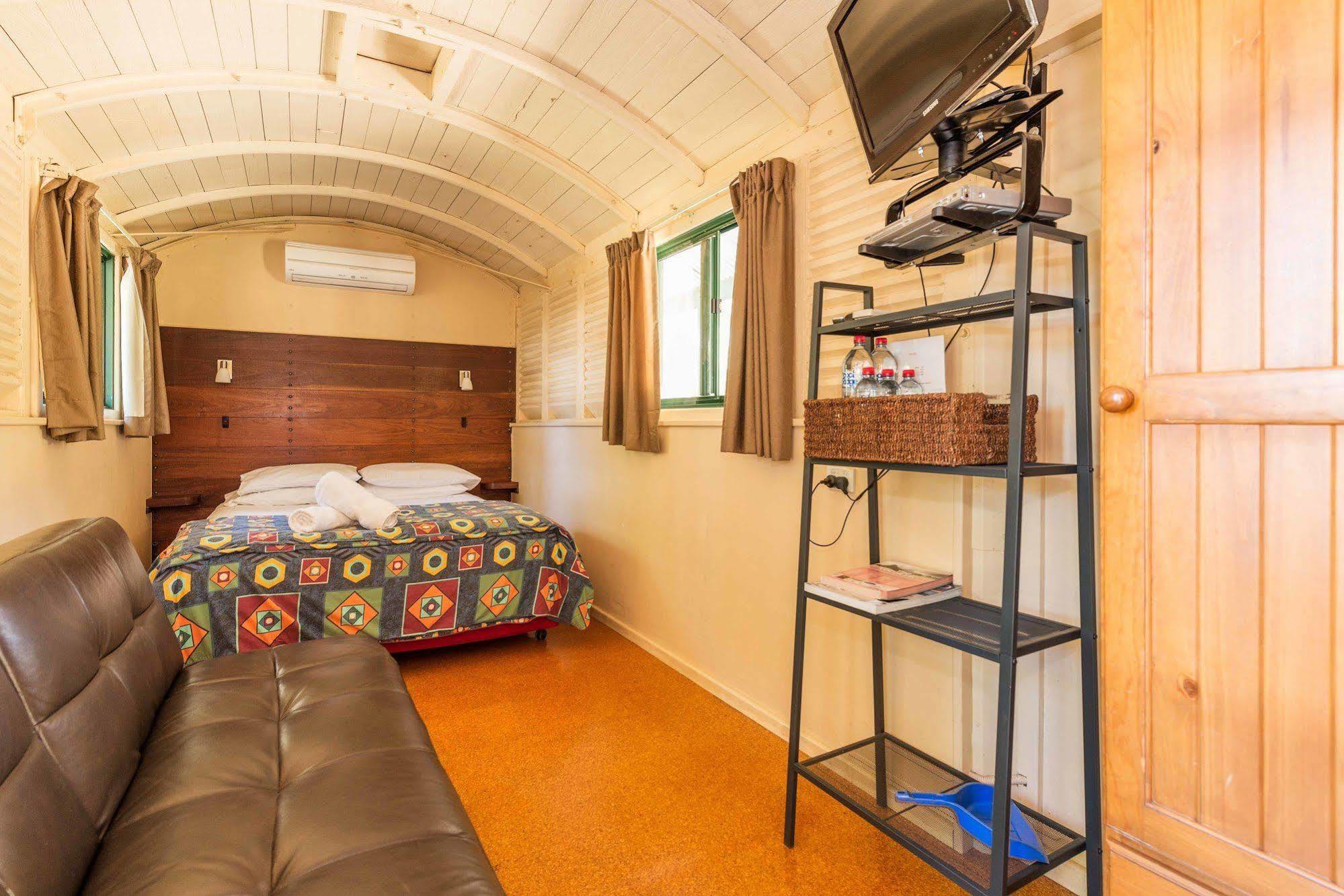 Dunsborough Rail Carriages And Farm Cottages Quindalup Экстерьер фото